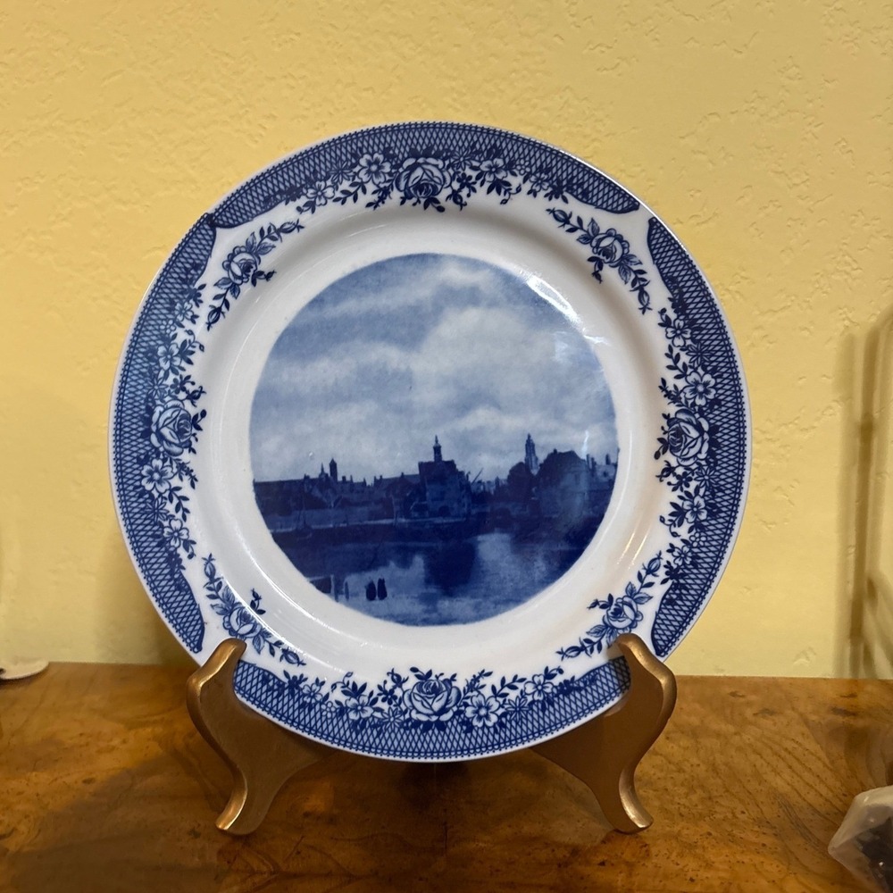 Kahla Porzellan Vermeer Van Delft Blue White Collector Plate Made in GDR 9.25 in